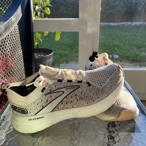 Women's Size 10 Brooks Glycerin 20s